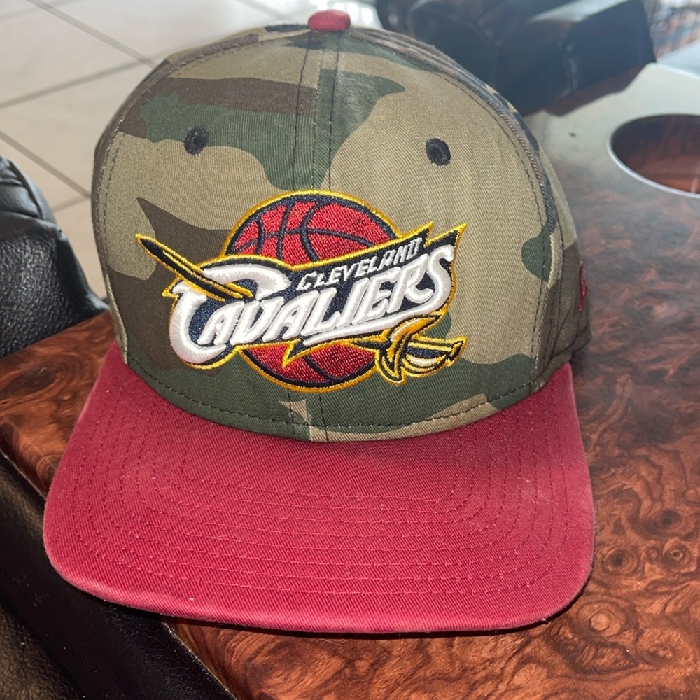 Camouflage and maroon Cleveland Cavaliers snapback hat